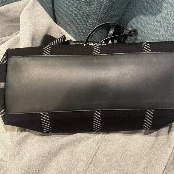 Alaïa Large Checked Logo Tote - Picture 6 of 9